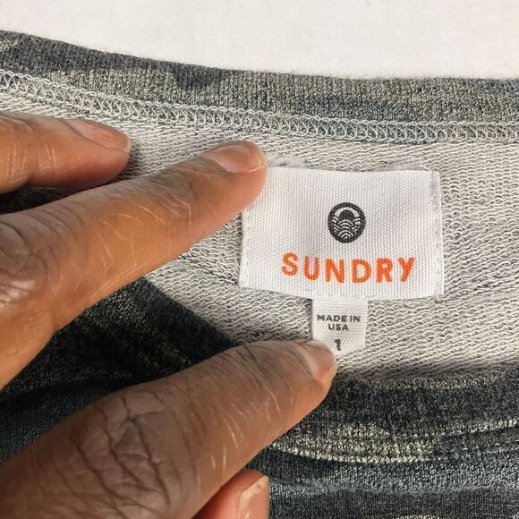 Sundry Womens Sweatshirt Camouflage Long Sleeve Oversized Pullover Size 1 SMALL - Picture 3 of 10